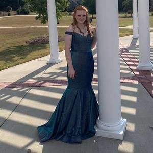 Meet your Posher, Jennifer